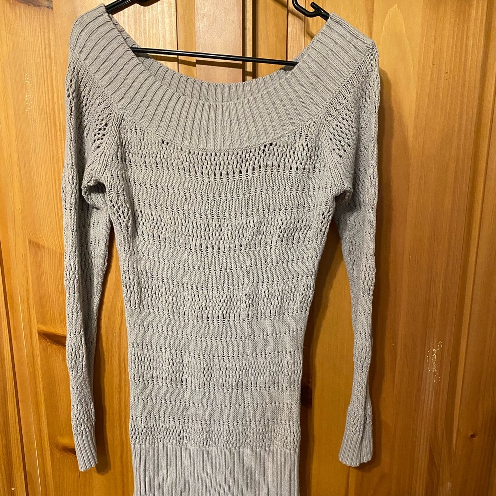 Beige White House Black Market sweater size Medium